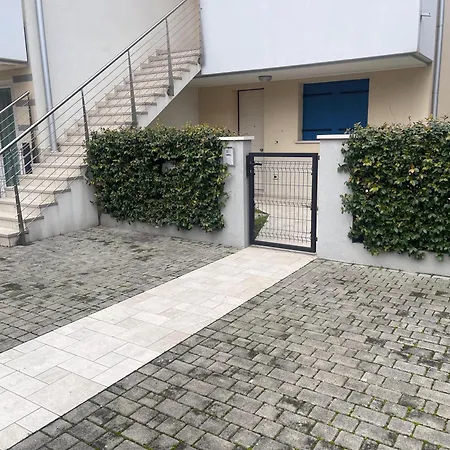 Marina - Agenzia Cocal Apartmán *