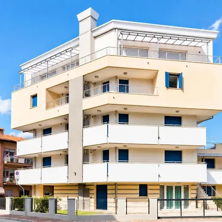 Marina - Agenzia Cocal *